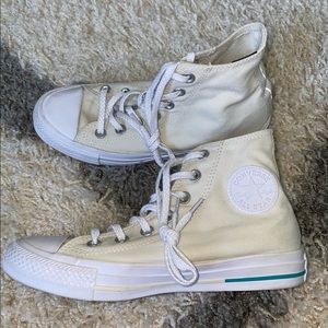 Cream High Top Converse Women’s 6